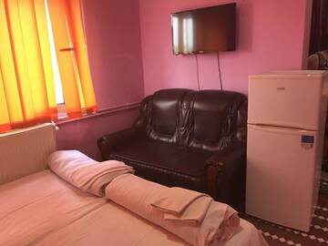 Фото номера Двухместный номер с 1 кроватью и собственной ванной комнатой Отель Hotel Continental г. Roşiori de Vede 9